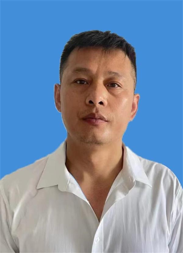 理事——周富兴