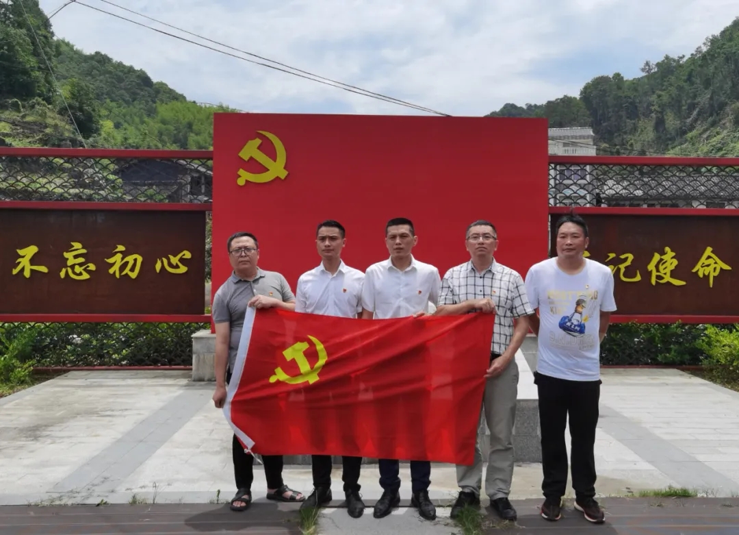 激发了全体党员的爱国热情.webp.jpg